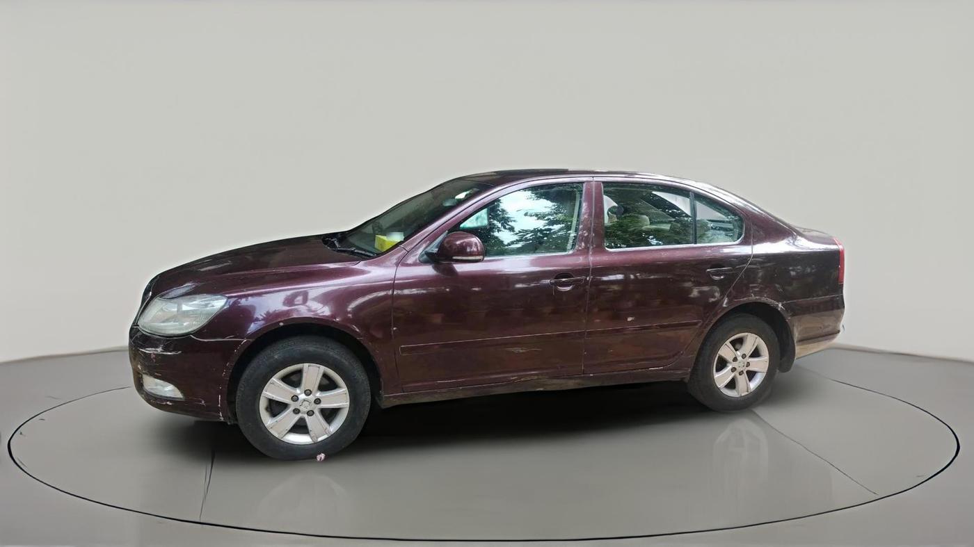 2013 Skoda Laura AMBITION 2.0 TDI CR MT, Diesel, Manual, 1,13,733 km, exterior