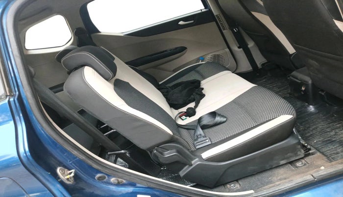 2020 Renault TRIBER RXZ AMT, Petrol, Automatic, 20,111 km, interior