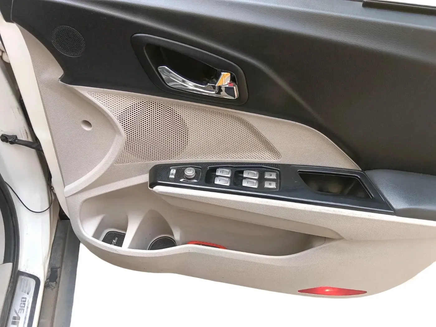 2021 Mahindra XUV300 W8 (O) 1.5 DIESEL AMT, Diesel, Automatic, 91,277 km, interior