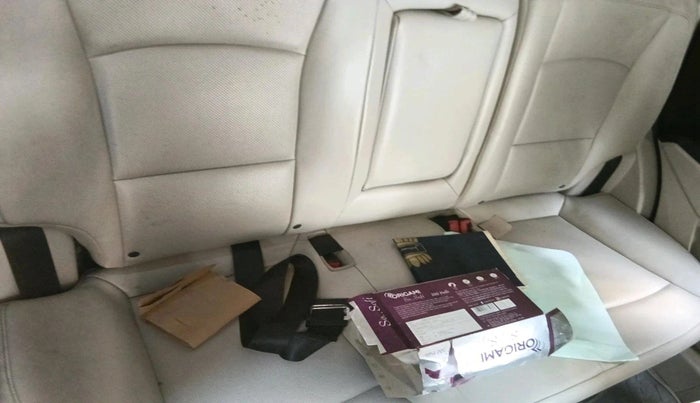 2021 Mahindra XUV300 W8 (O) 1.5 DIESEL AMT, Diesel, Automatic, 91,277 km, interior