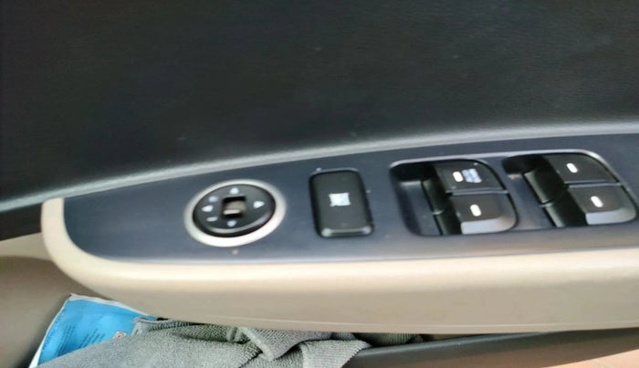 2017 Hyundai Xcent E+, Petrol, Manual, 72,395 km, interior