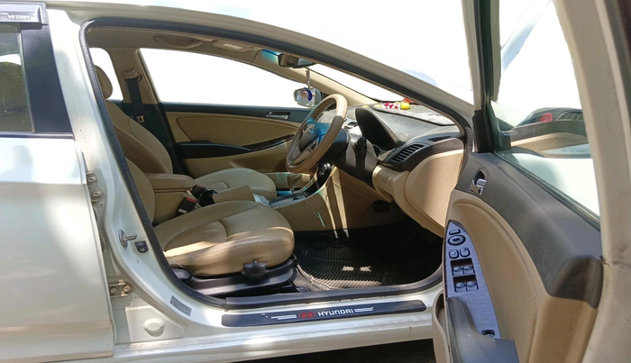 2011 Hyundai Verna FLUIDIC 1.6 VTVT SX AT, Petrol, Automatic, 70,757 km, interior