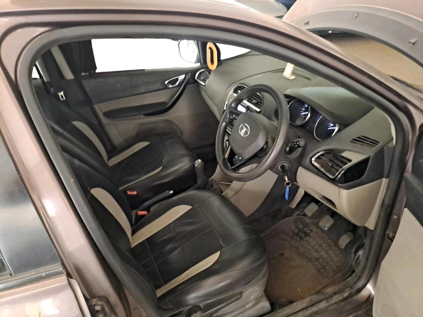 2018 Tata Tiago XZ PETROL, Petrol, Manual, 1,07,930 km, interior