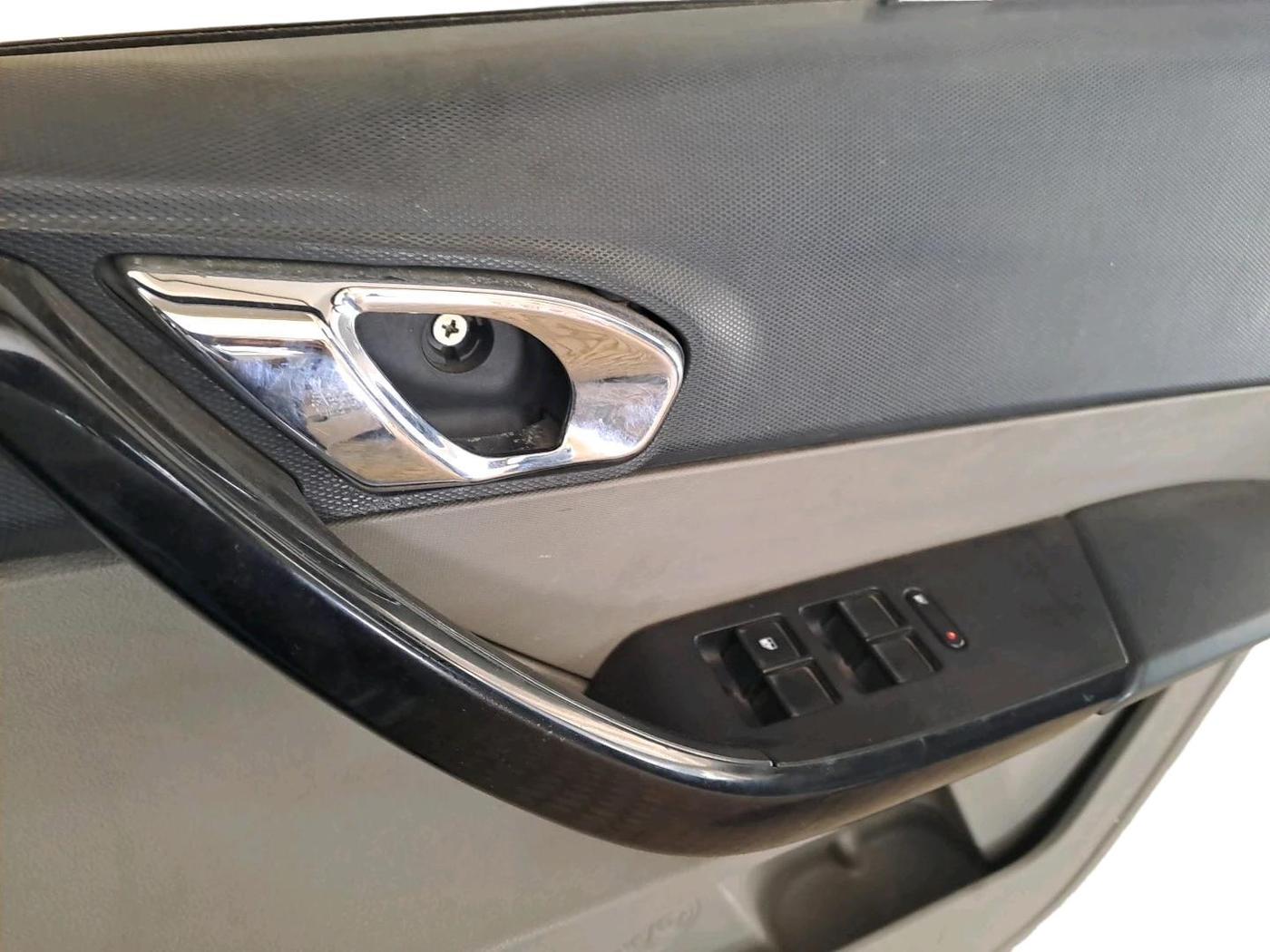 2018 Tata Tiago XZ PETROL, Petrol, Manual, 1,07,930 km, interior