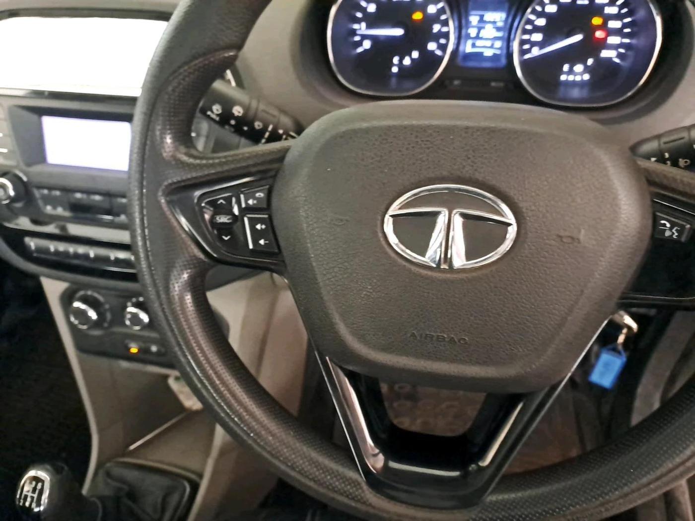 2018 Tata Tiago XZ PETROL, Petrol, Manual, 1,07,930 km, interior