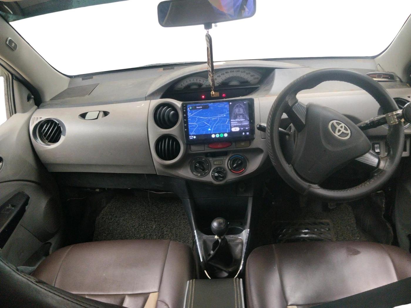 2011 Toyota Etios V, Petrol, Manual, 1,60,606 km, interior