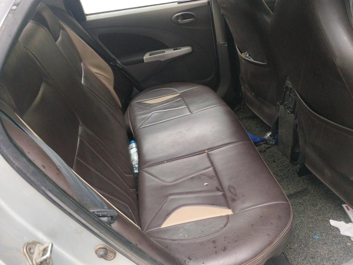 2011 Toyota Etios V, Petrol, Manual, 1,60,606 km, interior
