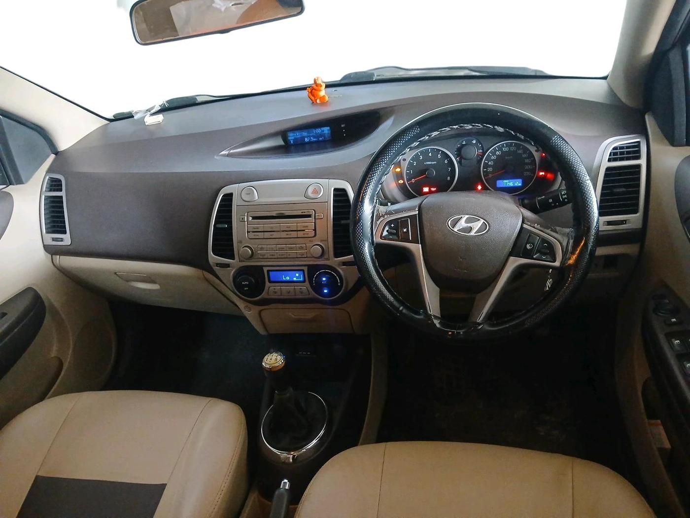 2010 Hyundai i20 SPORTZ 1.2, Petrol, Manual, 1,14,612 km, interior