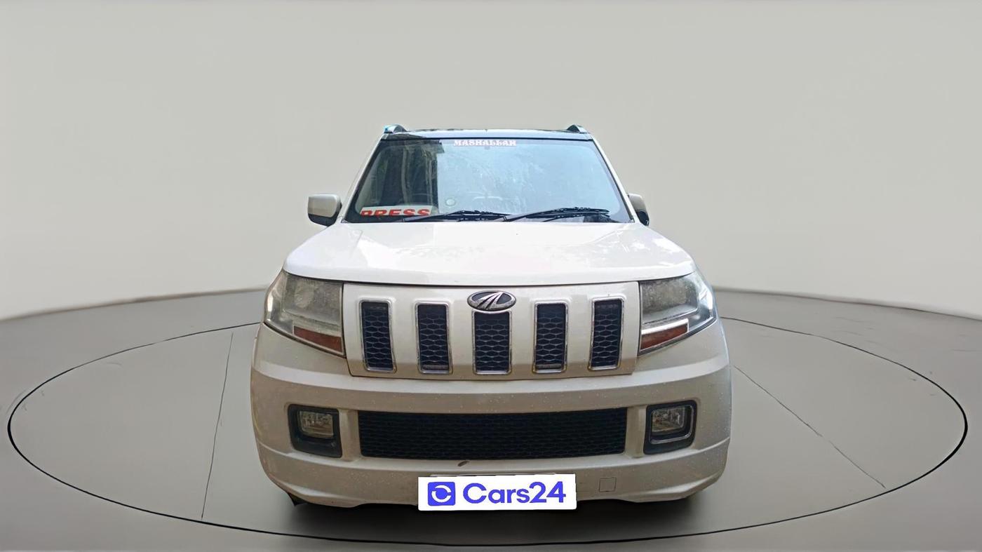 2015 Mahindra TUV300 T6 PLUS, Diesel, Manual, 42,995 km, exterior