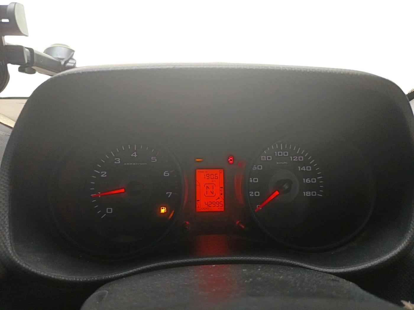 2015 Mahindra TUV300 T6 PLUS, Diesel, Manual, 42,995 km, interior