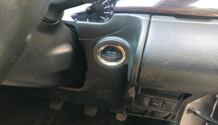 2016 Toyota Innova Crysta 2.4 VX 8 STR, Diesel, Manual, 1,49,864 km, interior