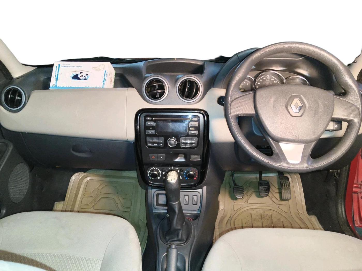 2015 Renault Duster 85 PS RXL DIESEL, Diesel, Manual, 1,06,146 km, interior