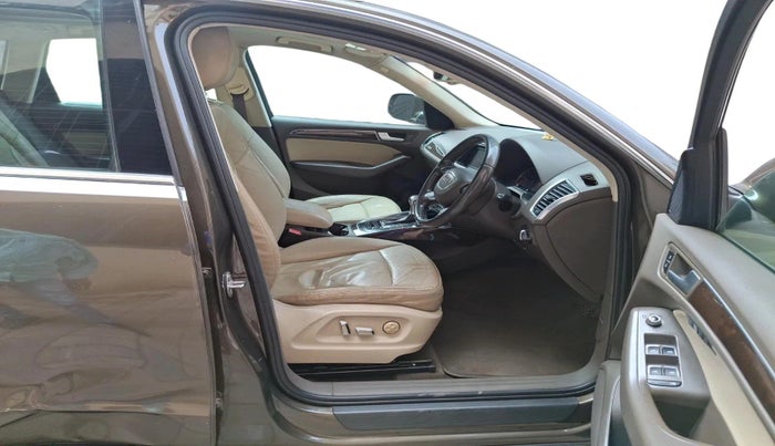 2013 Audi Q5 2.0 TDI QUATTRO, Diesel, Automatic, 1,80,501 km, interior