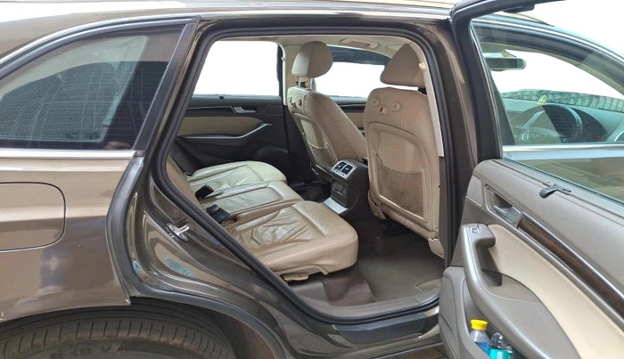 2013 Audi Q5 2.0 TDI QUATTRO, Diesel, Automatic, 1,80,501 km, interior