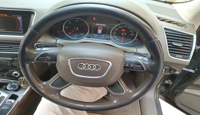 2013 Audi Q5 2.0 TDI QUATTRO, Diesel, Automatic, 1,80,501 km, interior