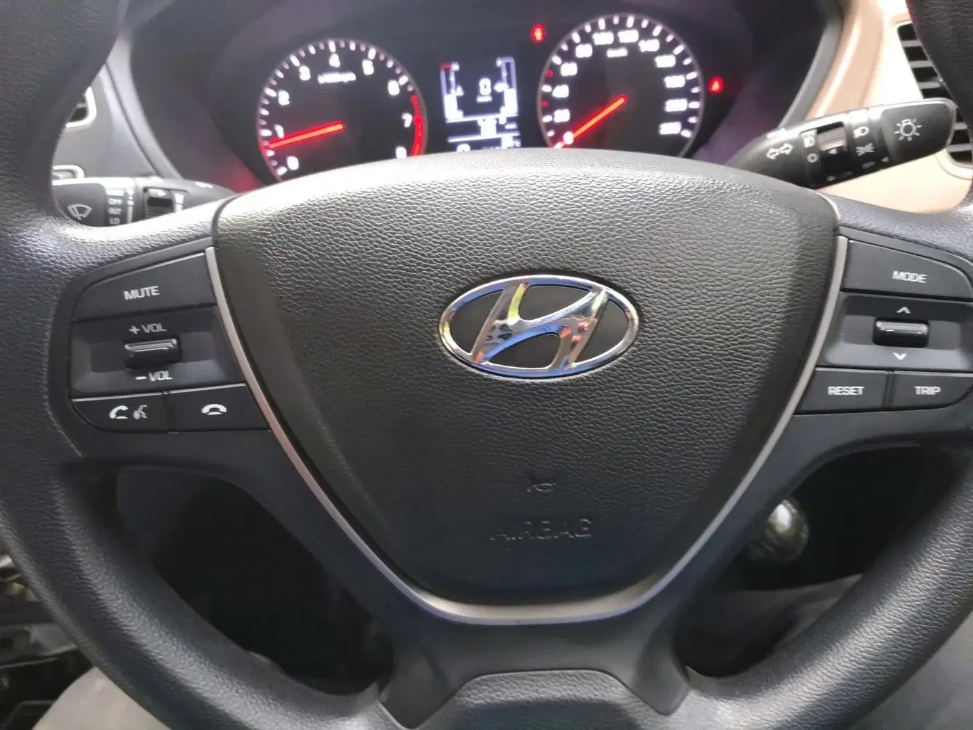 2019 Hyundai Elite i20 SPORTZ PLUS  1.2 CVT, Petrol, Automatic, 33,681 km, interior
