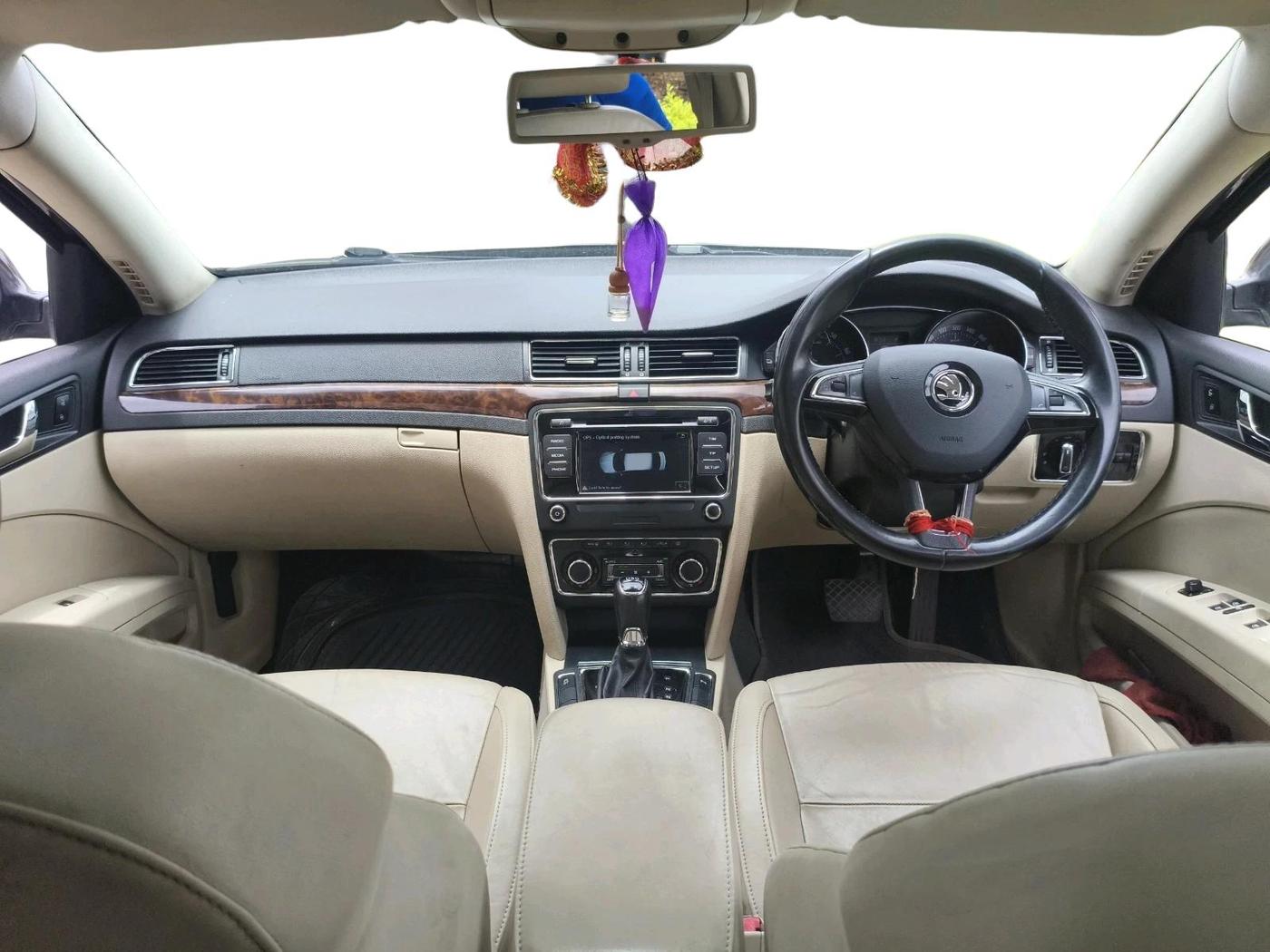 2014 Skoda Superb ELEGANCE 1.8 TSI AT, Petrol, Automatic, 80,033 km, interior