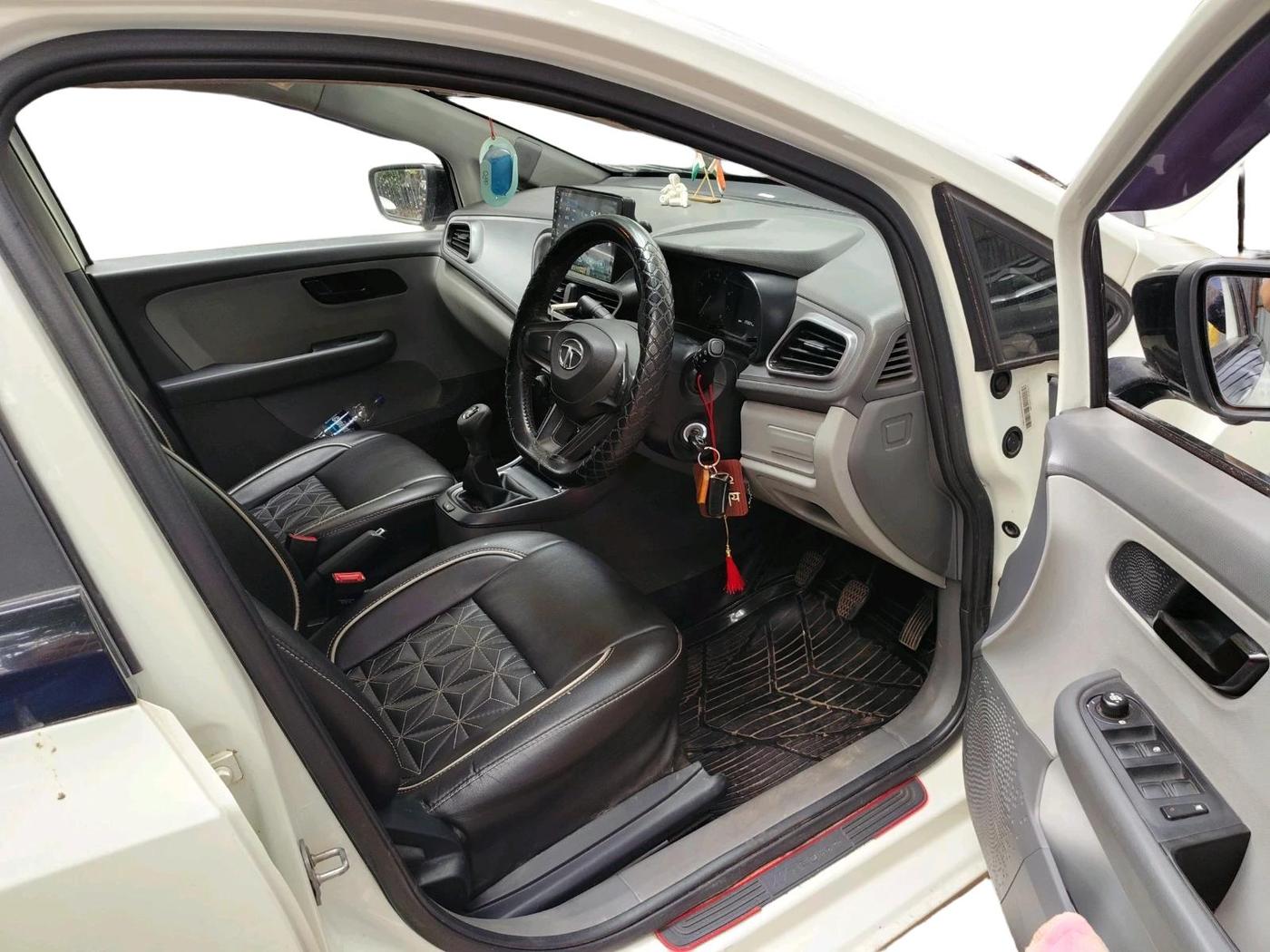 2020 Tata ALTROZ XM PETROL, Petrol, Manual, 29,304 km, interior