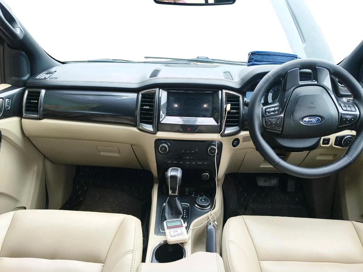 2019 Ford Endeavour TITANIUM PLUS 3.2 4X4 AT SUNROOF, Diesel, Automatic, 1,46,869 km, interior