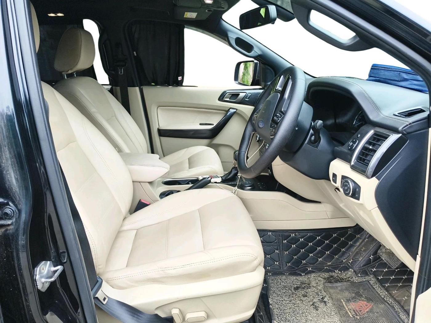 2019 Ford Endeavour TITANIUM PLUS 3.2 4X4 AT SUNROOF, Diesel, Automatic, 1,46,869 km, interior