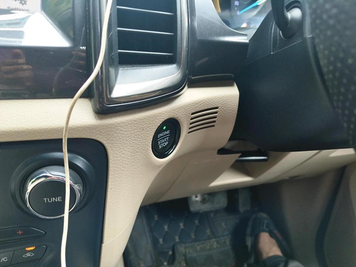 2019 Ford Endeavour TITANIUM PLUS 3.2 4X4 AT SUNROOF, Diesel, Automatic, 1,46,869 km, interior