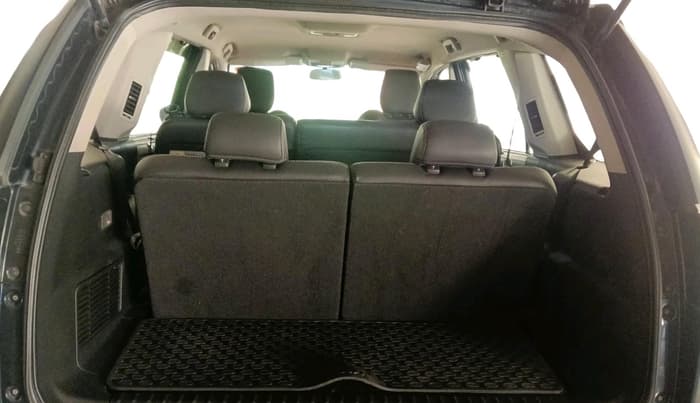 2018 Tata Hexa XT 4X2 7 STR, Diesel, Manual, 70,013 km, exterior