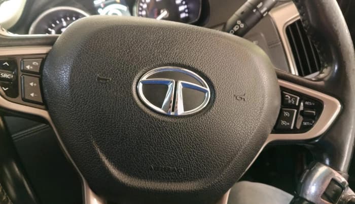 2018 Tata Hexa XT 4X2 7 STR, Diesel, Manual, 70,013 km, interior