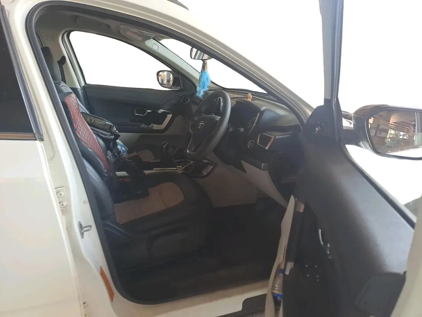 2023 Tata Safari XT PLUS, Diesel, Manual, 77,063 km, interior