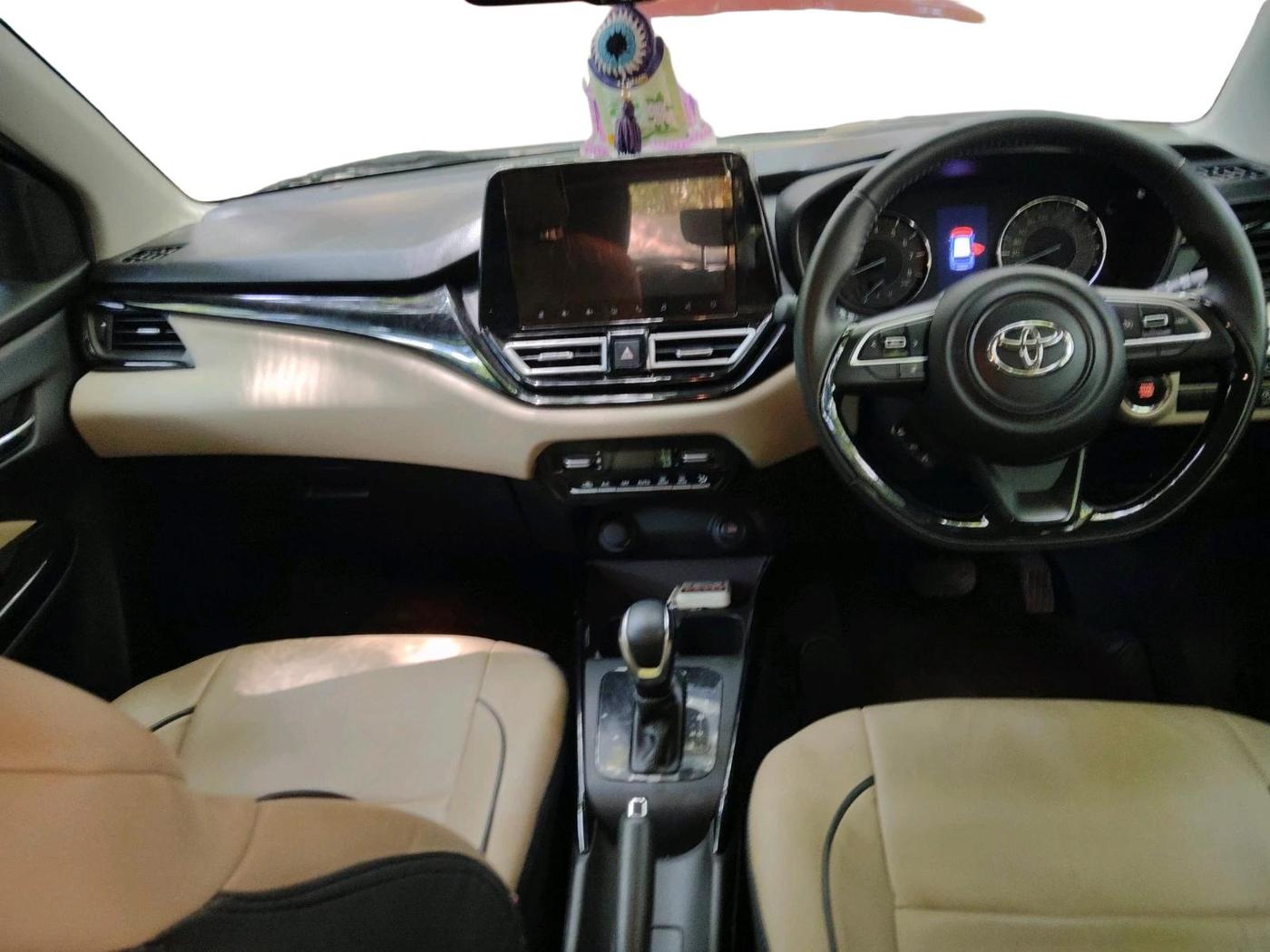 2024 Toyota Glanza V AMT, Petrol, Automatic, 6,932 km, interior