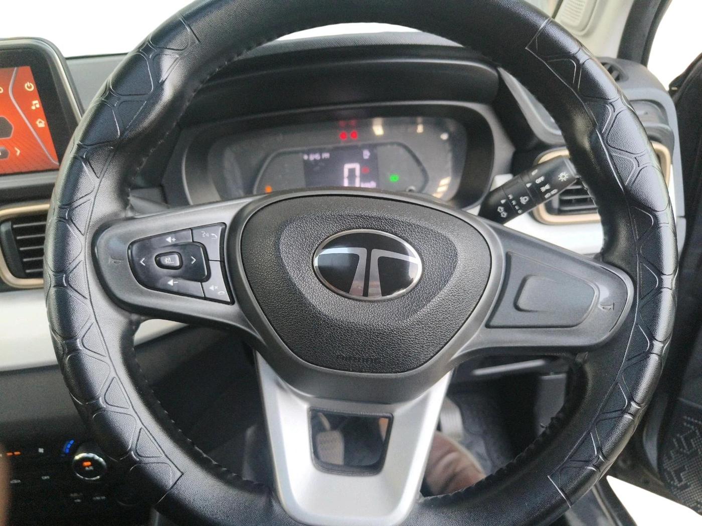 2024 Tata PUNCH ACCOMPLISHED DAZZLE SUNROOF CNG MT, CNG, Manual, 19,469 km, interior