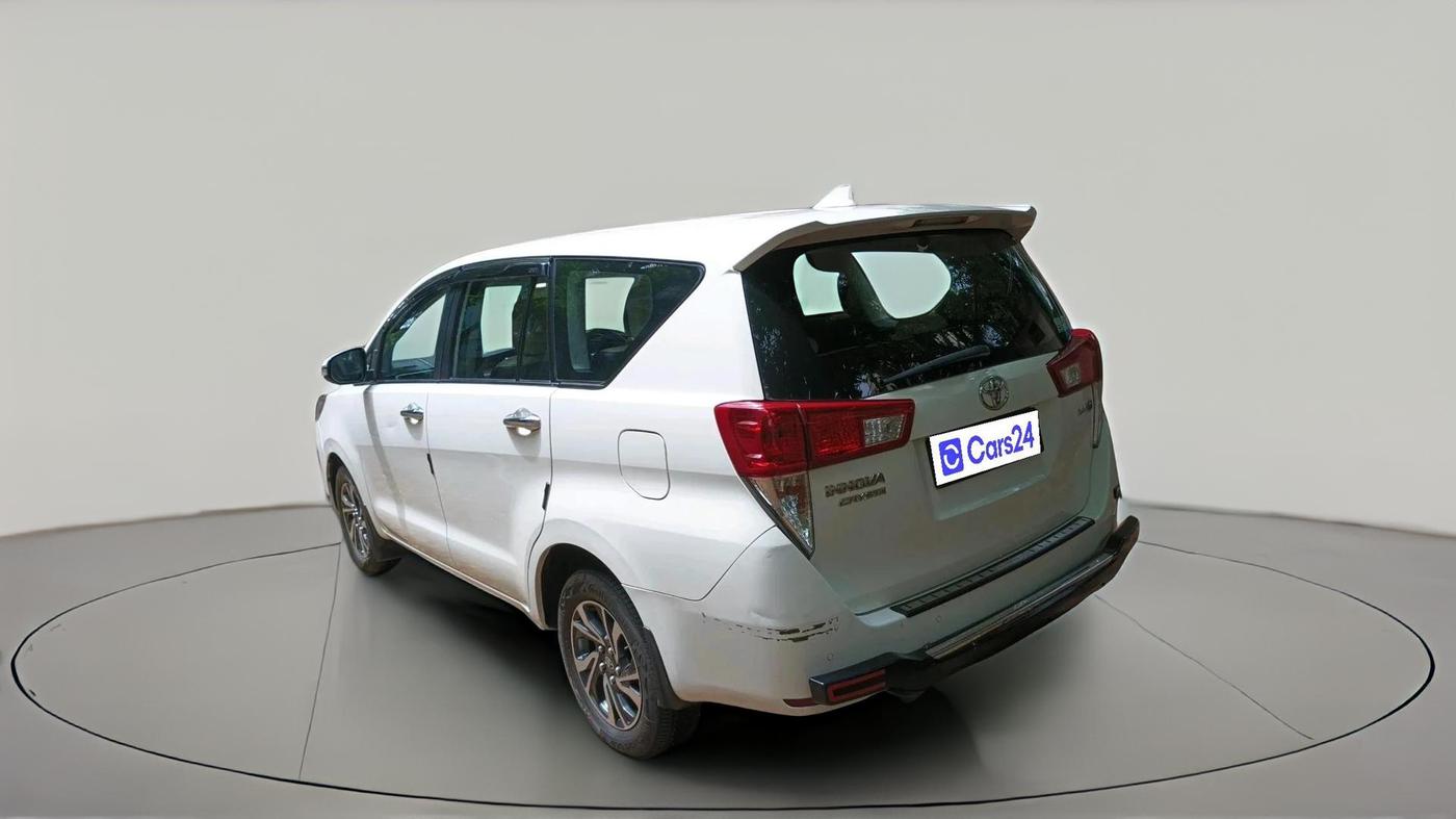 2022 Toyota Innova Crysta 2.4 G 7 STR, Diesel, Manual, 82,015 km, exterior