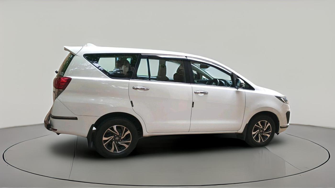 2022 Toyota Innova Crysta 2.4 G 7 STR, Diesel, Manual, 82,015 km, exterior