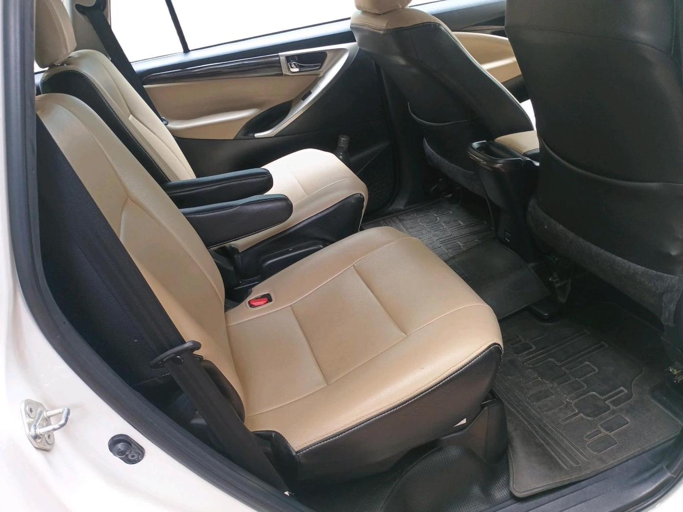 2022 Toyota Innova Crysta 2.4 G 7 STR, Diesel, Manual, 82,015 km, interior
