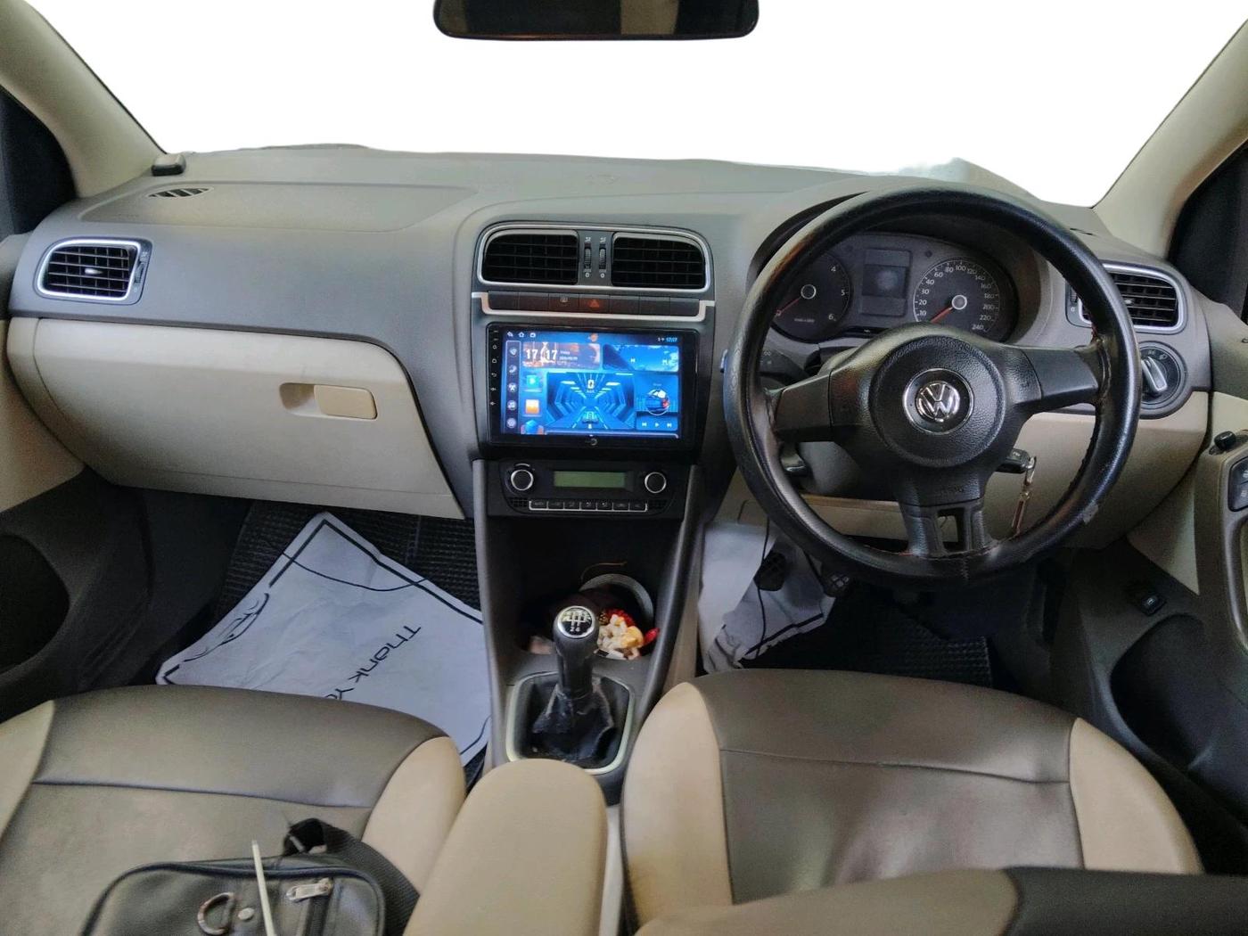 2011 Volkswagen Vento HIGHLINE DIESEL 1.6, Diesel, Manual, 83,231 km, interior