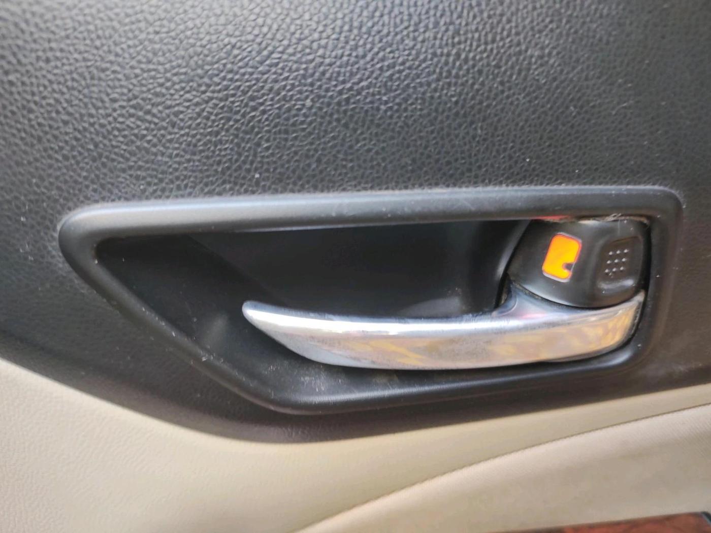 2017 Maruti Dzire VXI AMT, Petrol, Automatic, 67,278 km, interior