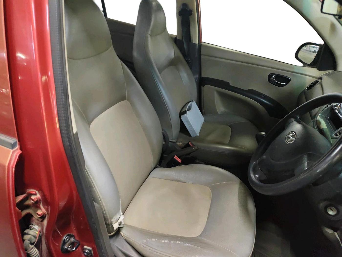 2011 Hyundai i10 MAGNA 1.2, Petrol, Manual, 53,364 km, interior