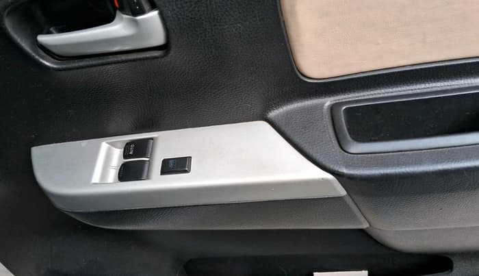 2015 Maruti Wagon R 1.0 LXI CNG, CNG, Manual, 1,02,107 km, interior