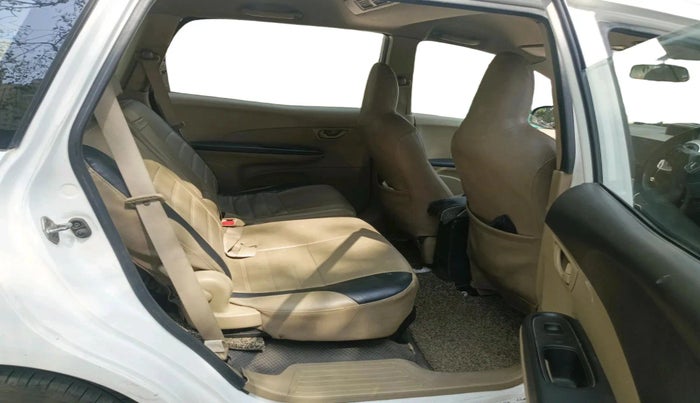 2014 Honda Mobilio 1.5L I-DTEC V, Diesel, Manual, 1,62,388 km, interior