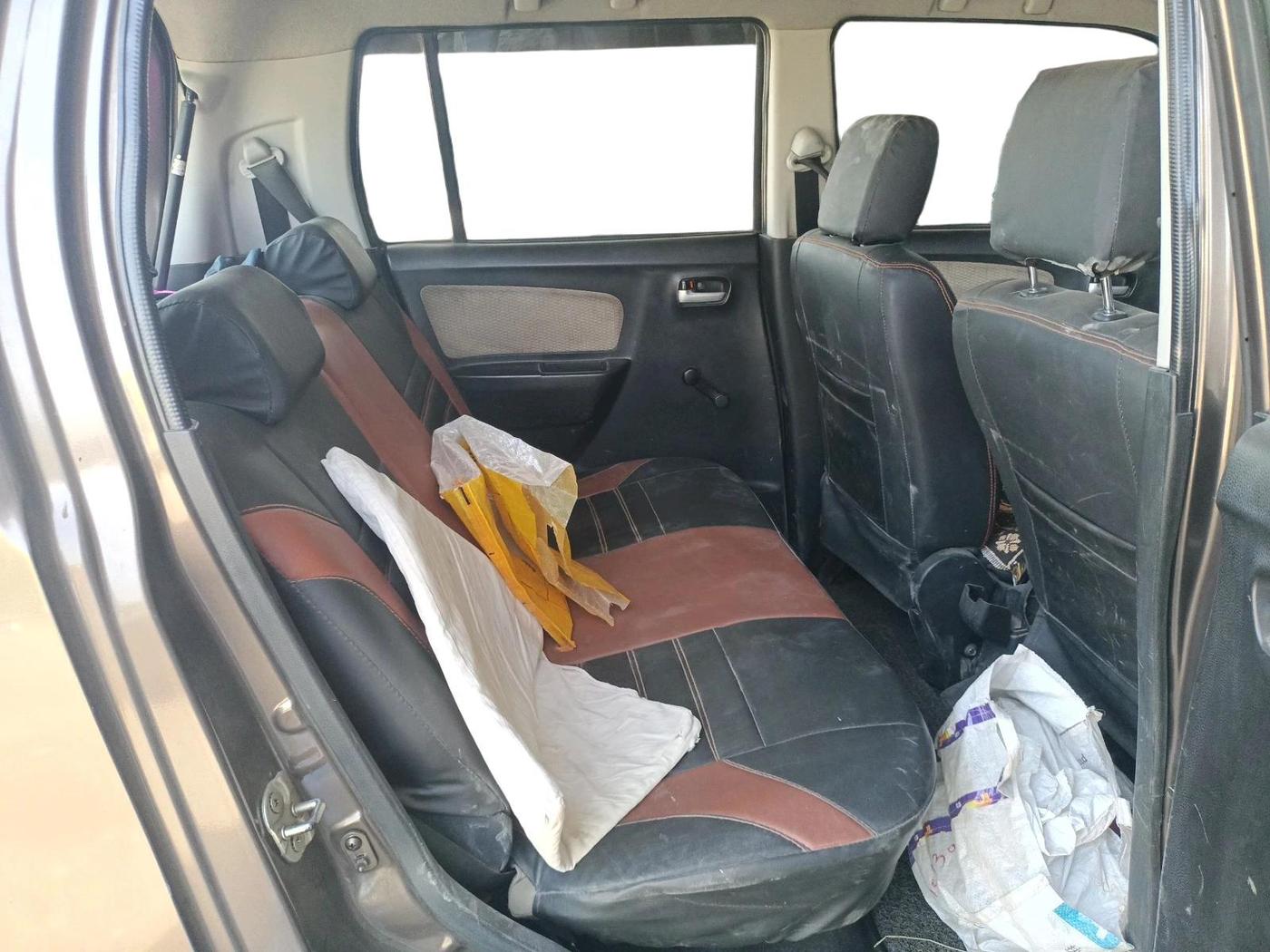 2017 Maruti Wagon R 1.0 LXI CNG, CNG, Manual, 1,20,478 km, interior