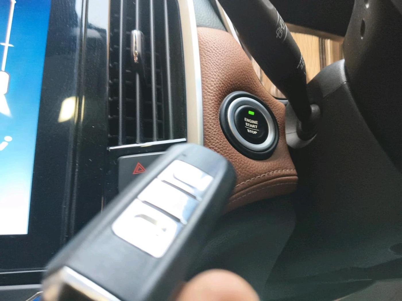 2020 MG HECTOR PLUS SHARP 1.5 PETROL TURBO DCT 6-STR, Petrol, Automatic, 1,00,490 km, interior