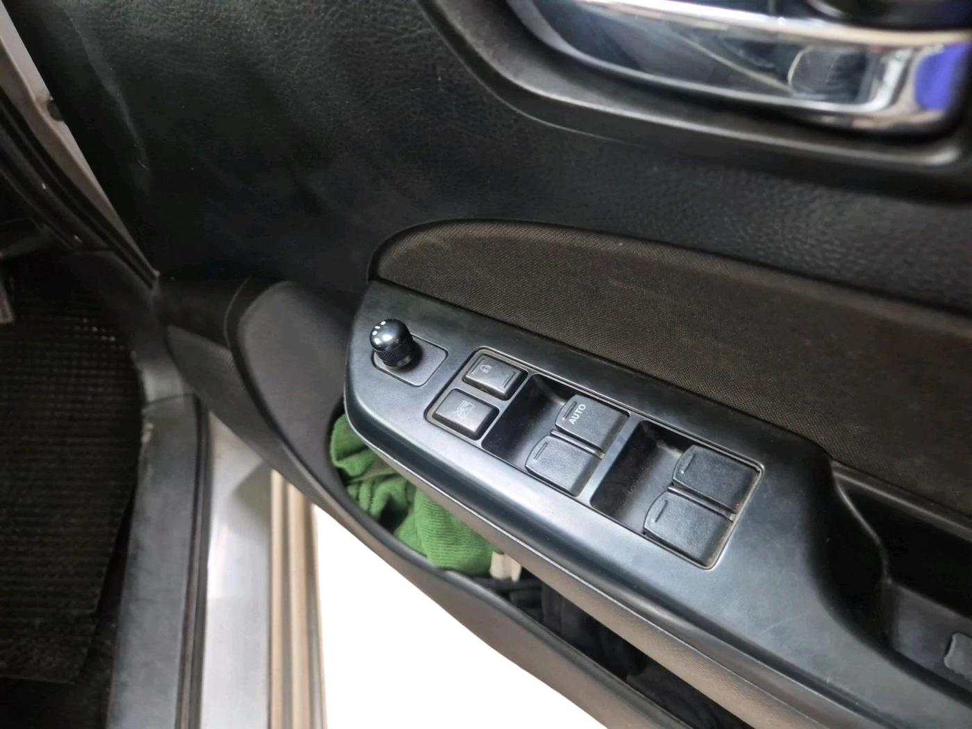 2014 Maruti Swift VXI, Petrol, Manual, 45,648 km, interior