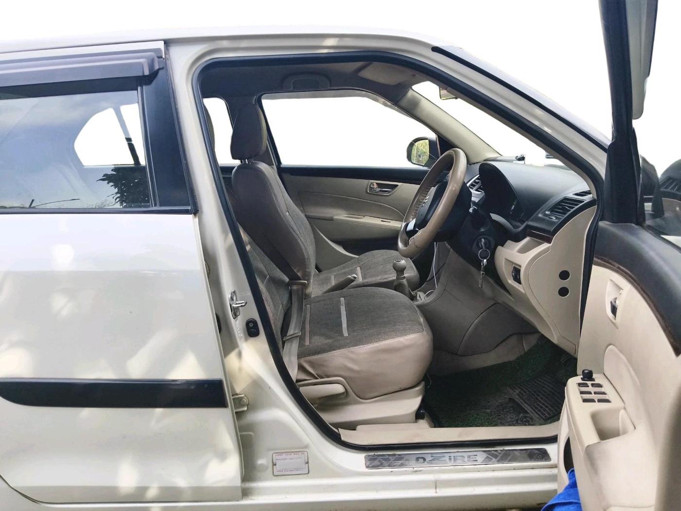 2014 Maruti Swift Dzire VXI, CNG, Manual, 1,10,976 km, interior