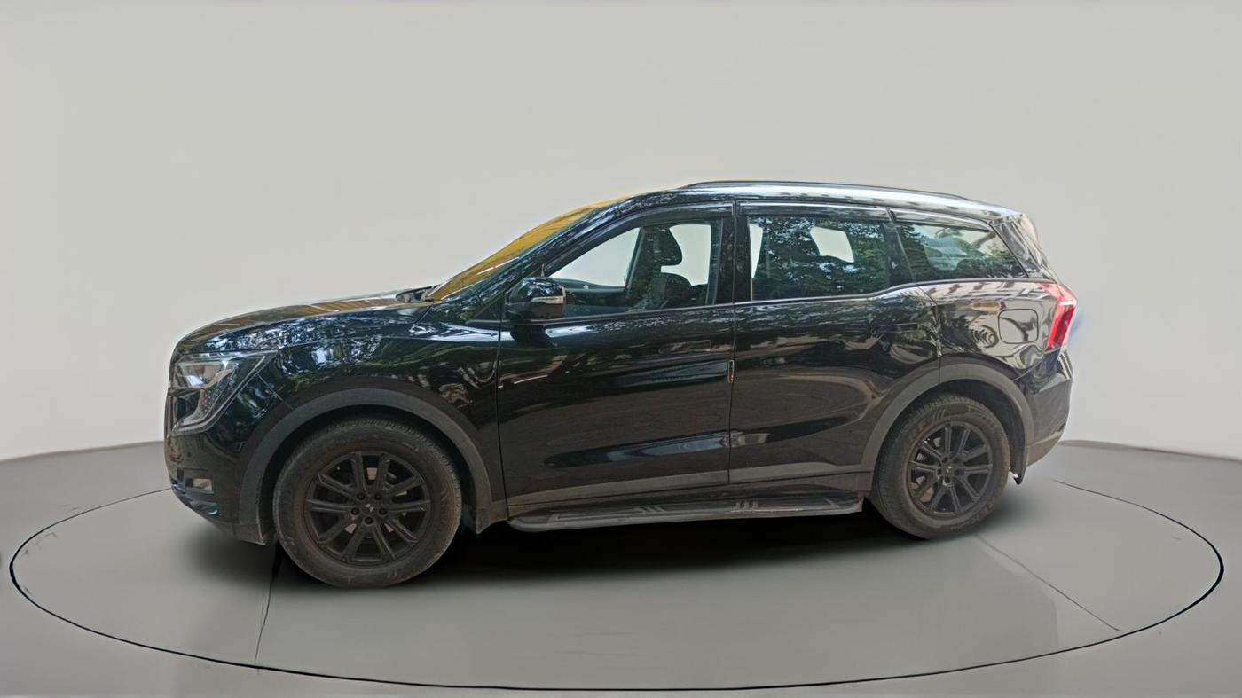 2025 Mahindra XUV700 AX 7 LUXURY D AT 7 STR, Diesel, Automatic, 38,402 km, exterior