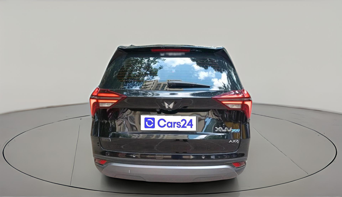 2025 Mahindra XUV700 AX 7 LUXURY D AT 7 STR, Diesel, Automatic, 38,402 km, exterior