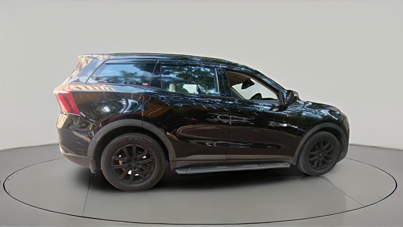 2025 Mahindra XUV700 AX 7 LUXURY D AT 7 STR, Diesel, Automatic, 38,402 km, exterior