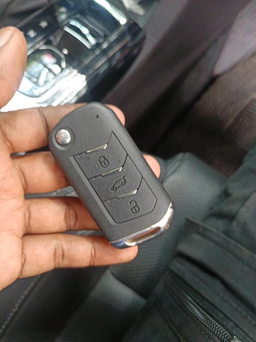 2025 Mahindra XUV700 AX 7 LUXURY D AT 7 STR, Diesel, Automatic, 38,402 km, interior