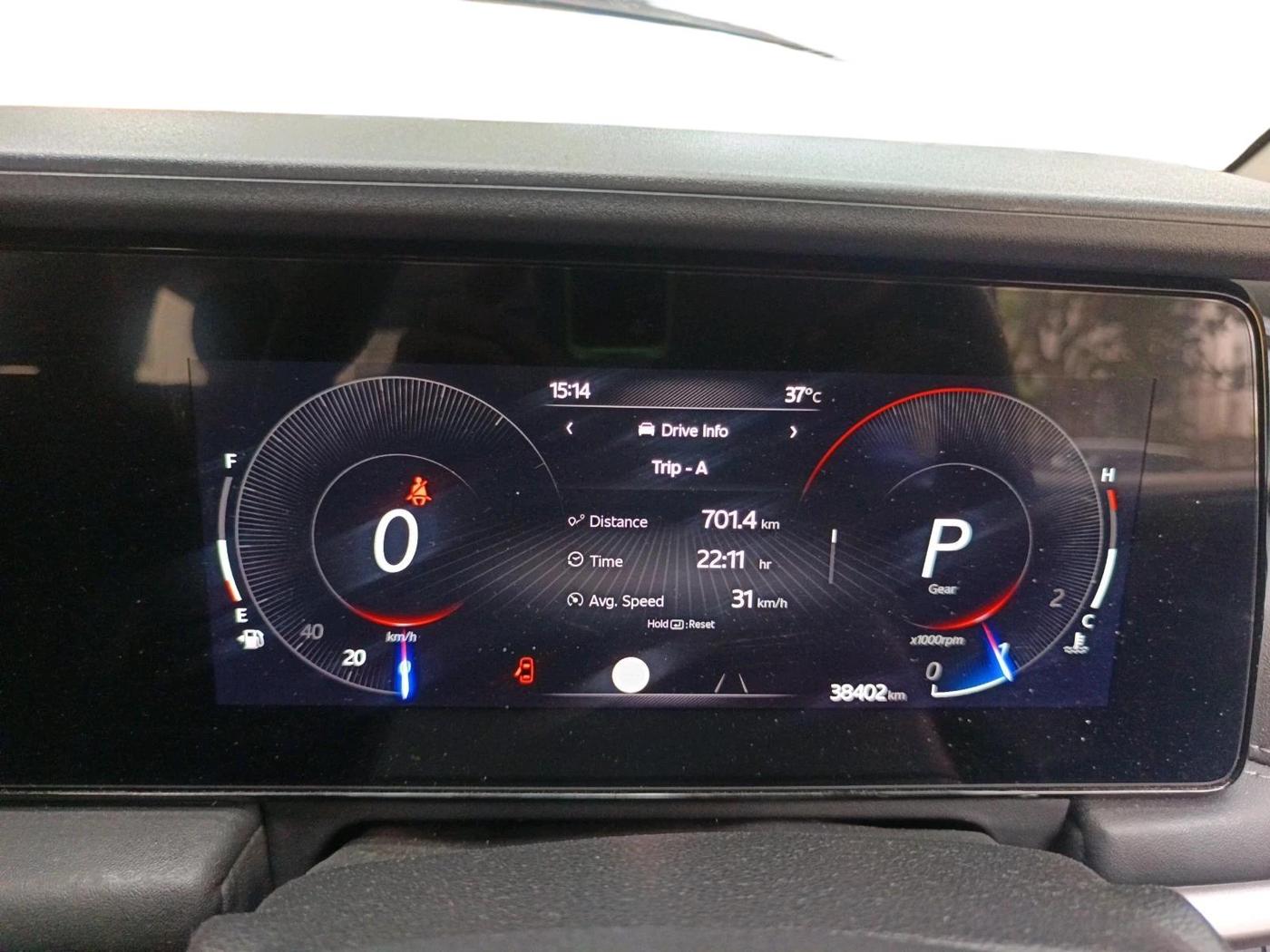2025 Mahindra XUV700 AX 7 LUXURY D AT 7 STR, Diesel, Automatic, 38,402 km, interior