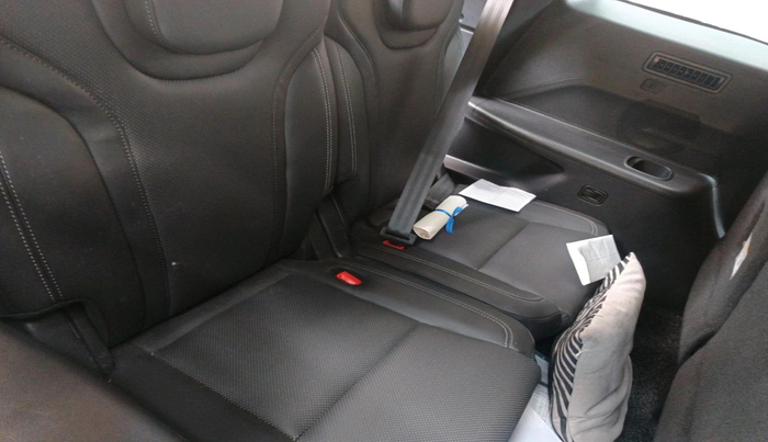 2025 Mahindra XUV700 AX 7 LUXURY D AT 7 STR, Diesel, Automatic, 38,402 km, interior