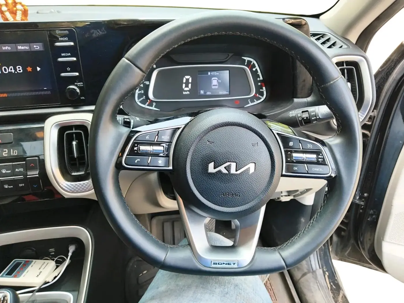 2021 KIA SONET HTX 1.0 IMT, Petrol, Manual, 19,103 km, interior