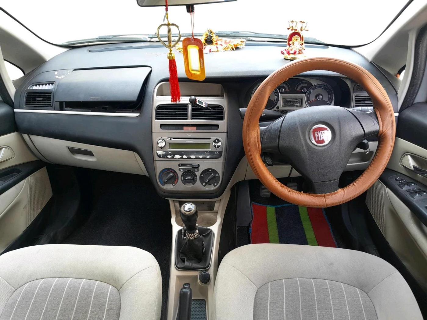 2013 Fiat Linea Active 1.4 L, Petrol, Manual, 80,001 km, interior